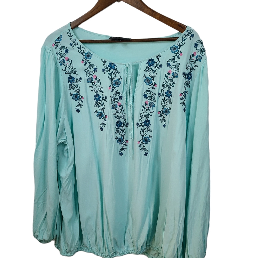 Lane Bryant Embroidered Lightweight Long Sleeve Blouse 24